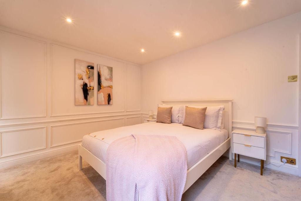 Elegant 3 Bedroom Home In The Centre Of Cheltenham Esterno foto