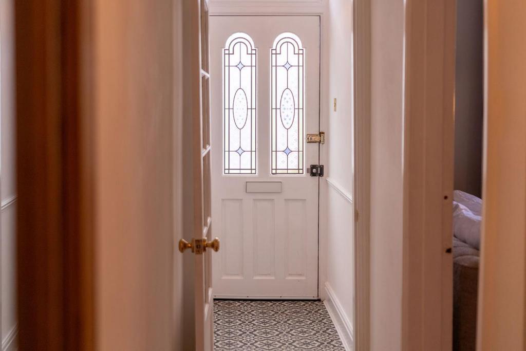 Elegant 3 Bedroom Home In The Centre Of Cheltenham Esterno foto