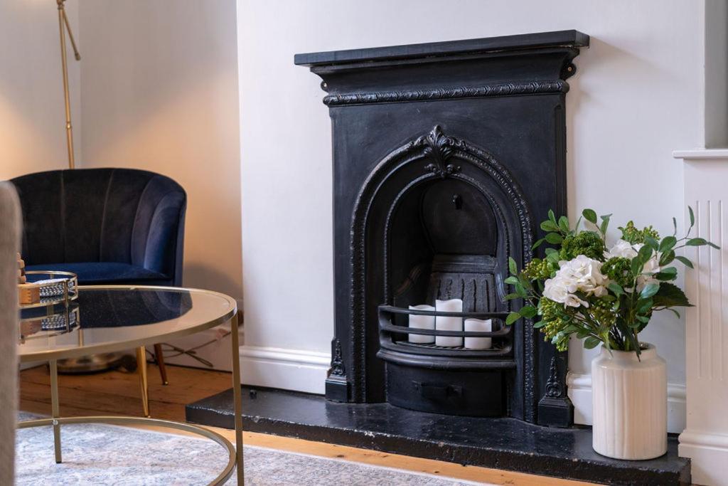 Elegant 3 Bedroom Home In The Centre Of Cheltenham Esterno foto