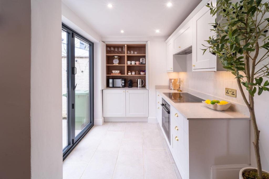 Elegant 3 Bedroom Home In The Centre Of Cheltenham Esterno foto