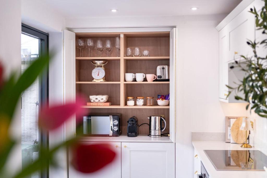Elegant 3 Bedroom Home In The Centre Of Cheltenham Esterno foto